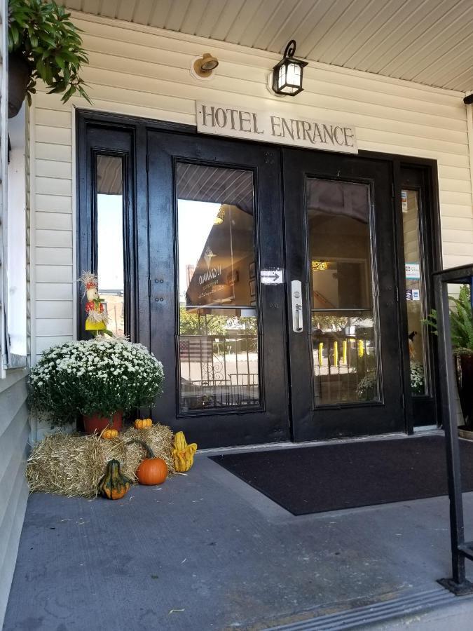 Mainstay Inn 피닉스빌 외부 사진